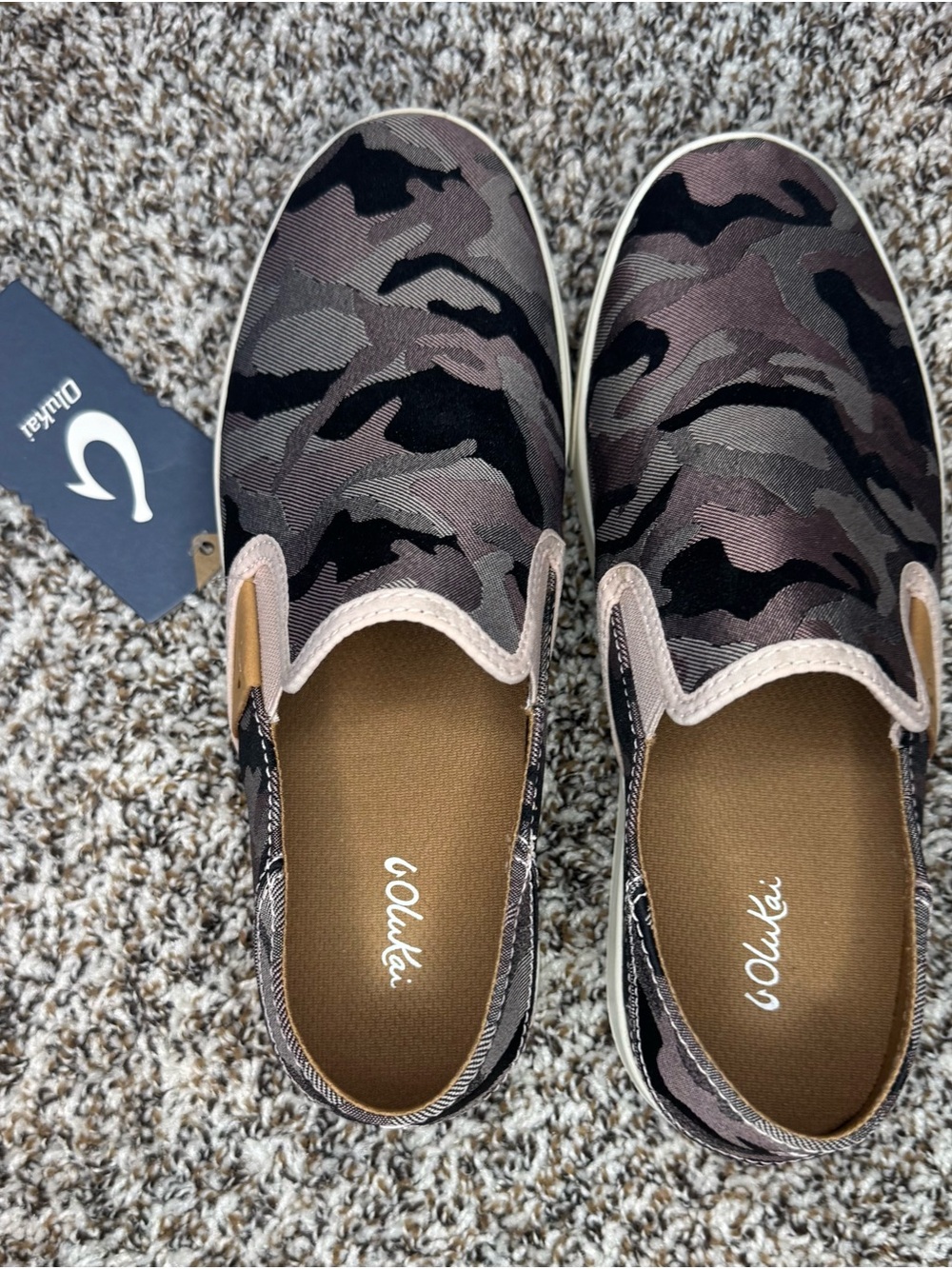 OluKai Pehuea Slip On Sneakers Women’s Size 9 Pink Gray Camo Casual Shoes NWT